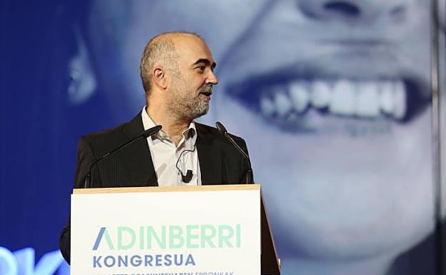 Julio Pérez Díaz: «La juventud se beneficia mucho de que haya tantos mayores»