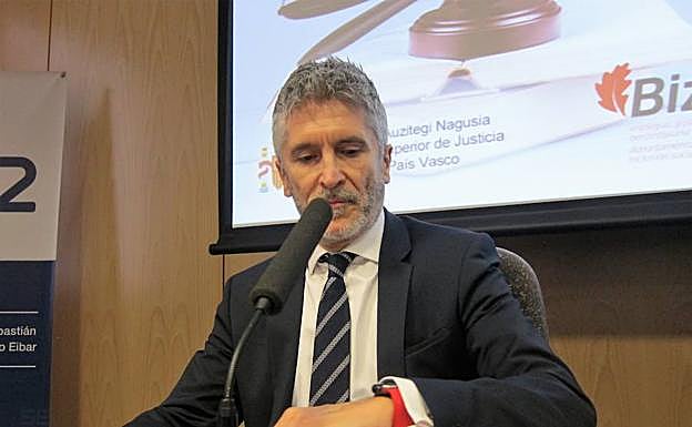 Marlaska señala que el Gobierno no tiene en la agenda el traspaso de prisiones a Euskadi