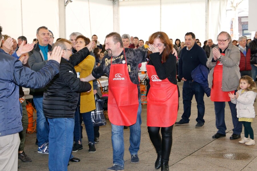 La festividad de San Andrés, que se celebrará el próximo viernes día 30, ha contado con un amplio programa de actos previos de carácter gastronómico que han tenido su culminación con el concurso de bacalao y los actos de la Cofradía.