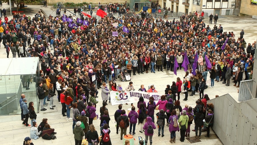 Miles de ciudadanos y ciudadanas han salido este domingo a las calles para denunciar la violencia machista y mostrar su solidaridad con las víctimas de la violencia de género. 