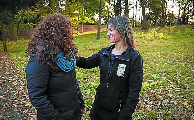 Miriam –nombre ficticio– ha salido adelante gracias al apoyo de su familia y al trabajo con su psicóloga, Leire Veramendi, que forma parte del programa foral de atención a víctimas de violencia de género.