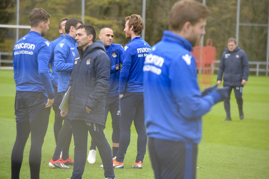 Los de Asier Garitano han efectuado el último entrenamiento de la semana antes de medirse este domingo al Betis en Sevilla