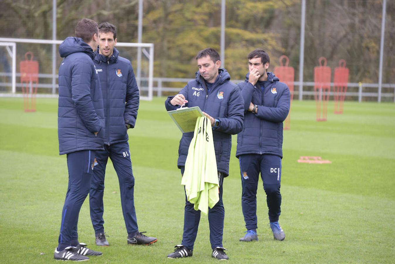 Los de Asier Garitano han efectuado el último entrenamiento de la semana antes de medirse este domingo al Betis en Sevilla