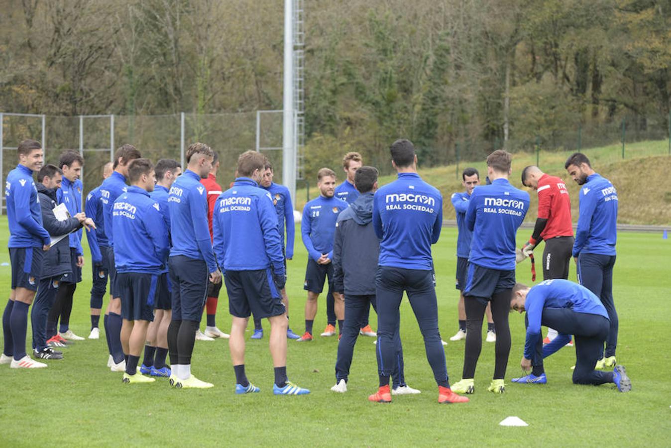 Los de Asier Garitano han efectuado el último entrenamiento de la semana antes de medirse este domingo al Betis en Sevilla