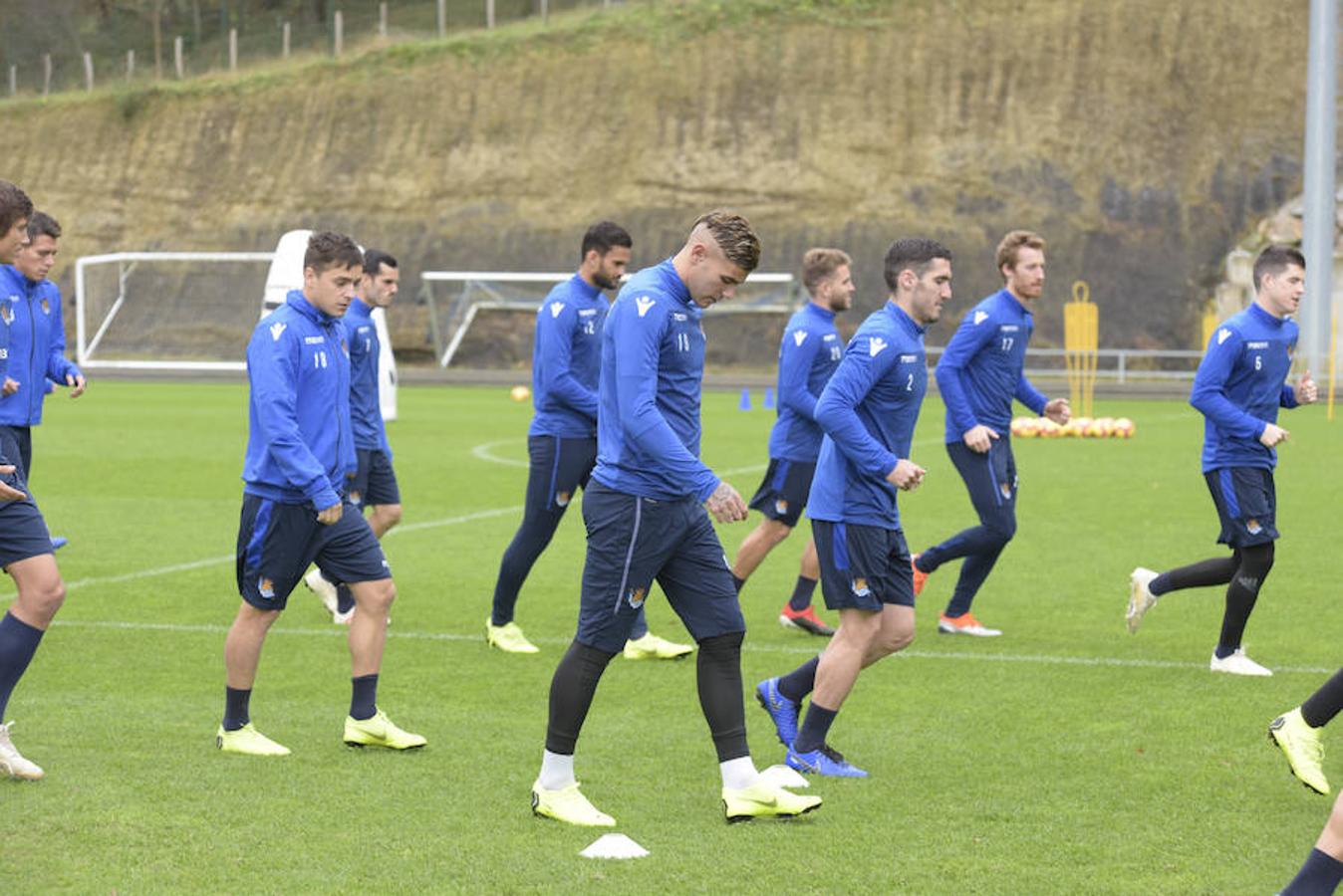 Los de Asier Garitano han efectuado el último entrenamiento de la semana antes de medirse este domingo al Betis en Sevilla