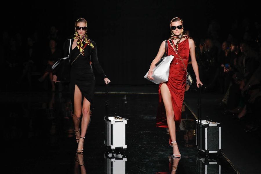 Muchas caras conocidas en el último desfile de Versace para la temporada de otoño de 2019
