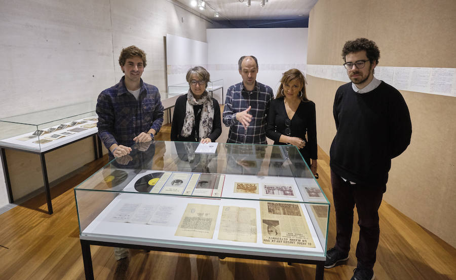 Fotos: Exposición sobre el Padre Laburu, en San Telmo