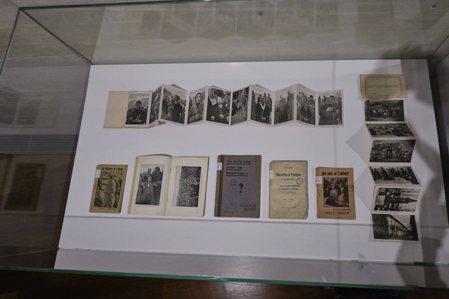 Fotos: Exposición sobre el Padre Laburu, en San Telmo