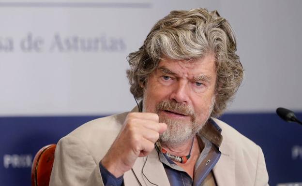 Reinhlod Messner joan den urrian, Asturiasko Printzesa jaso aurreko agerraldi batean. 