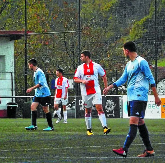 El Doneztebe tuvo poco premio ante al Aurrera de Liedena. 