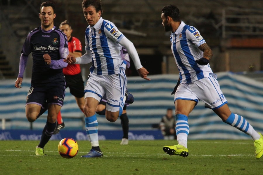 Los txuri-urdin se volcaron contra la portería rival sin ser capaces de materializar las numerosas ocasiones de gol (1-2). 