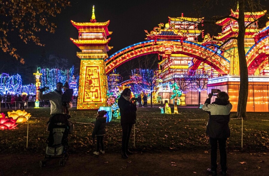 Construcciones monumentales custodian el parque Gaillac, en Francia. Se trata del Festival de Farolillos, cuyos protagonistas son esculturas de gran tamaño que recuerdan la cultura china.