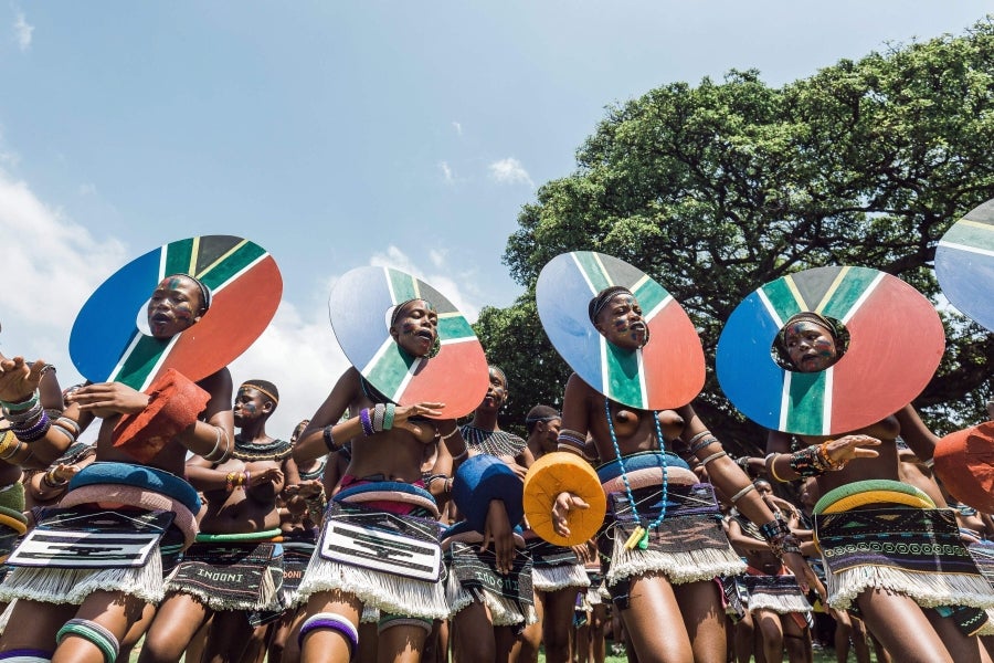 El Festival Cultural de Indoni, en Durban, África, recupera las tradicionales indígenas de las diferentes provincias a fin de reivindicar la unidad y diversidad local del país.