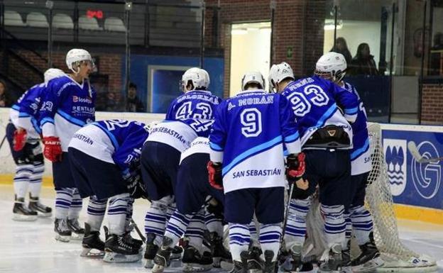 El Txuri vence al Majadahonda (3-4) y se consolida en el primer puesto de la clasificación