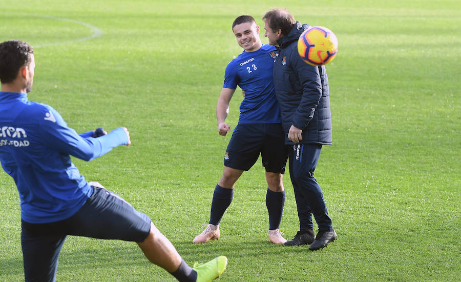 La Rea Sociedad se ha ejercitado en Zubieta con la mejor de las noticias. Luca Sangalli se ejercita con sus compañeros por primera vez desde que el 31 se octubre sufriera un ictus. Además de con la novedad del donostiarra, Garitano cuenta en el entrenamiento con los canteranos Le Normand, Barrenetxea, Lapeña, Muñoz, Pecharroman y Sola.