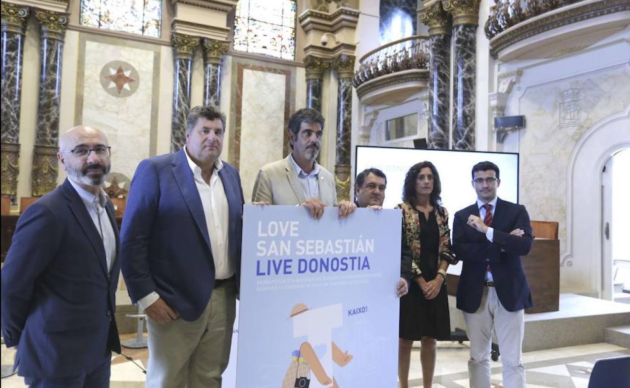 Presentación de la campaña a mediados de Julio en el Consistorio de San Sebastián. 