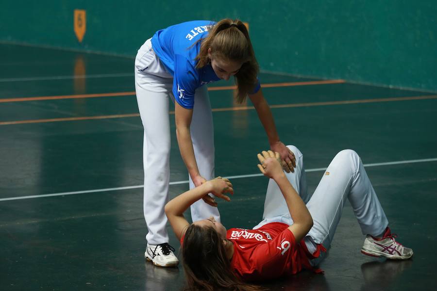 Triunfo de Murua y Elizegi en promesas (22-11) y de Miren Larrarte (22-20) en el femenino