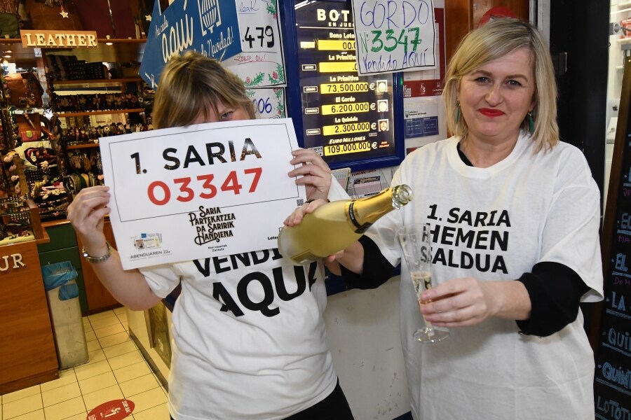 El sorteo de la Lotería de Navidad ha dejado varios pellizcos en Gipuzkoa, gracias a cuatro décimos del Gordo. 