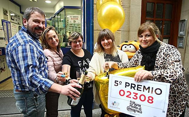 Fotos: celebraciones en las localidades agraciadas.