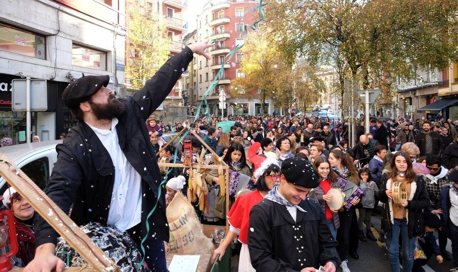 Olentzero ha recorrido las calles de Eibar 