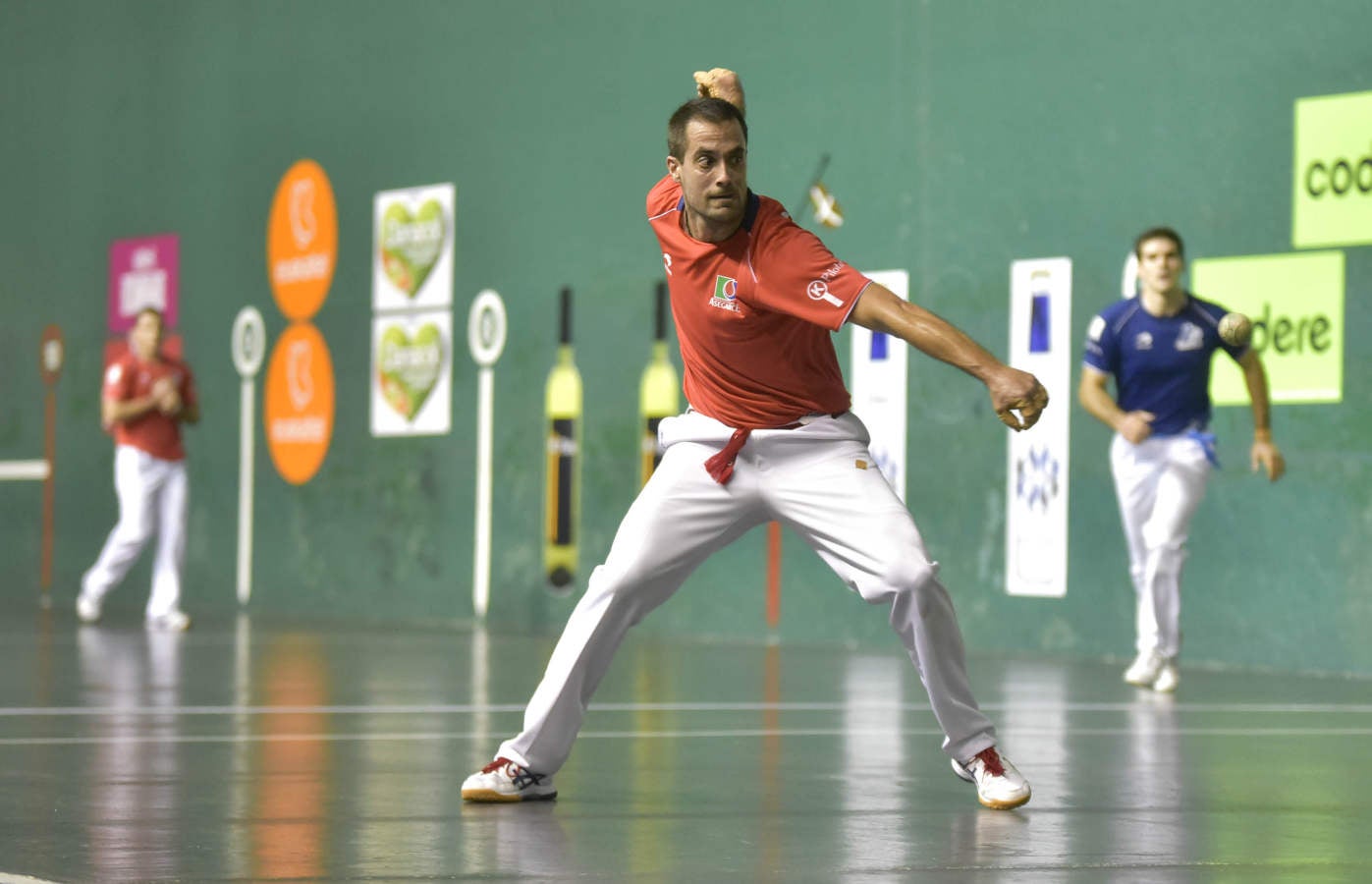 Irribarria y Zabaleta son líderes provisionales del Campeonato de Parejas gracias a su cómoda victoria por 11-22 sumada ante Bengoetxea VI y Ander Imaz este viernes en un Beotibar de Tolosa lleno.
