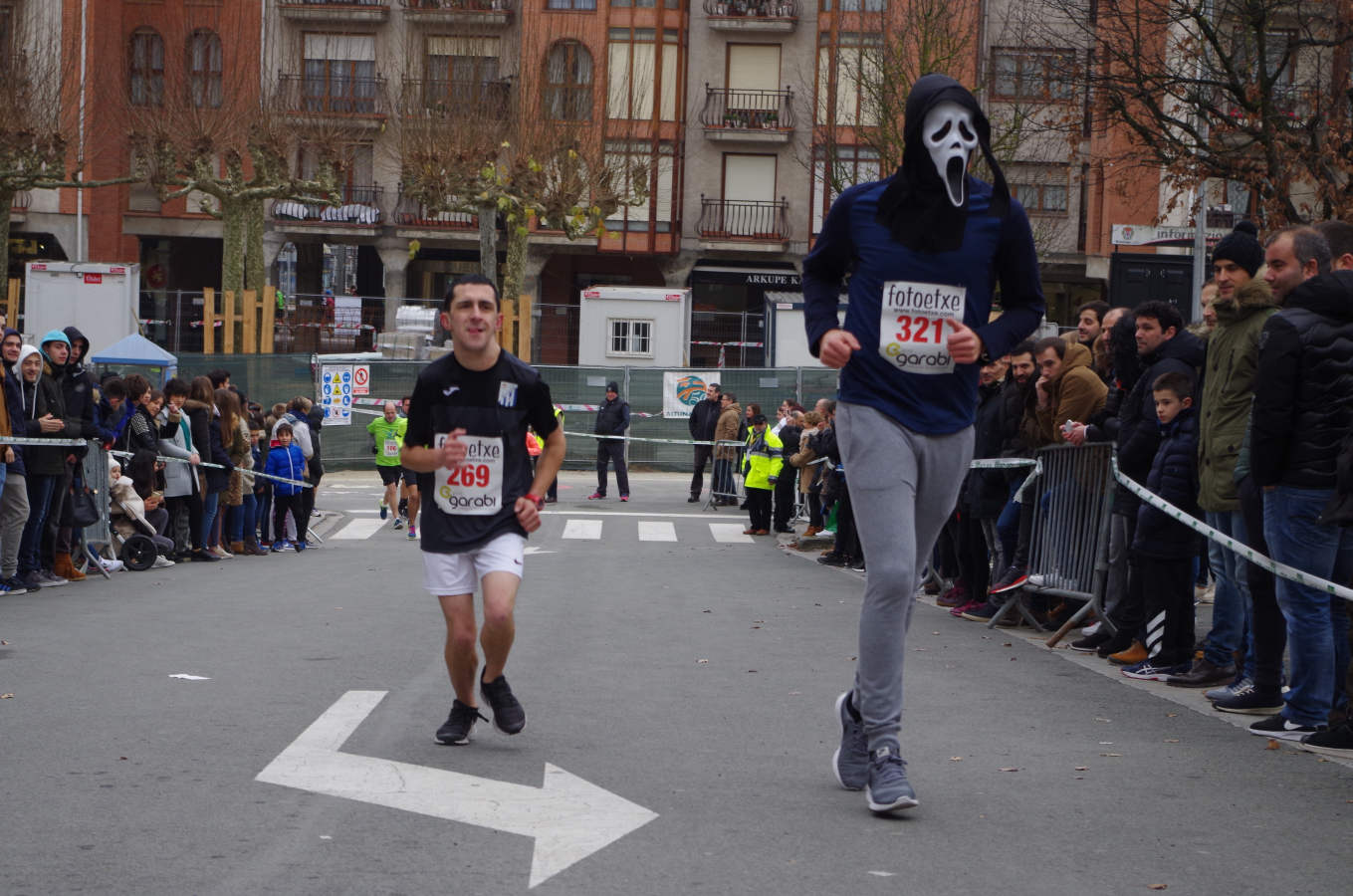 La alavesa Elena Loyo y el marroquí Mustapha El Aziz ganan la San Silvestre de Beasain