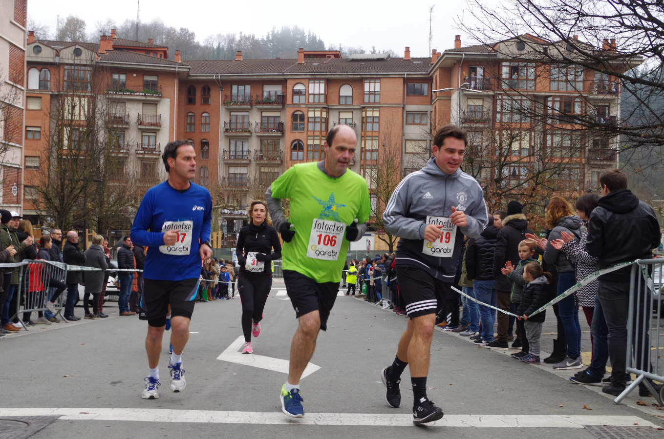 La alavesa Elena Loyo y el marroquí Mustapha El Aziz ganan la San Silvestre de Beasain