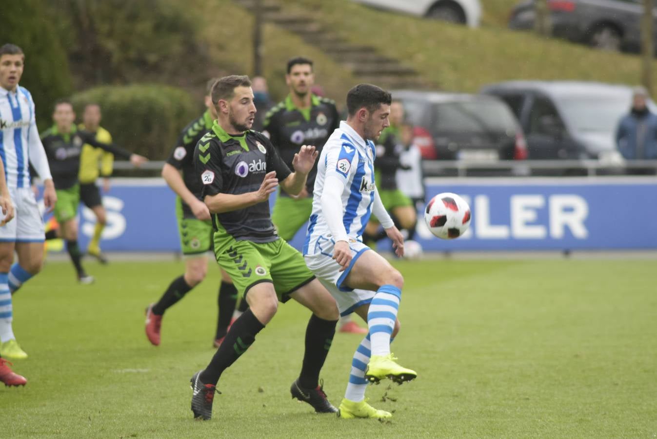 El filial de la Real Sociedad ha caído en Zubieta frente al conjunto cántabro, líder del grupo 2 de Segunda B. 