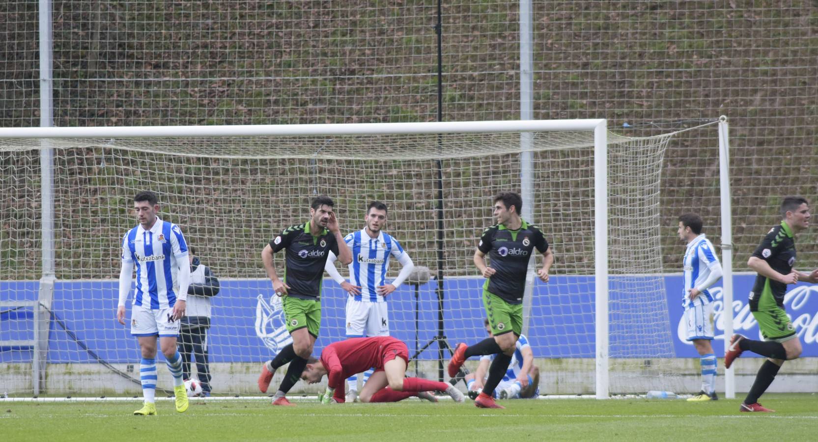 El filial de la Real Sociedad ha caído en Zubieta frente al conjunto cántabro, líder del grupo 2 de Segunda B. 