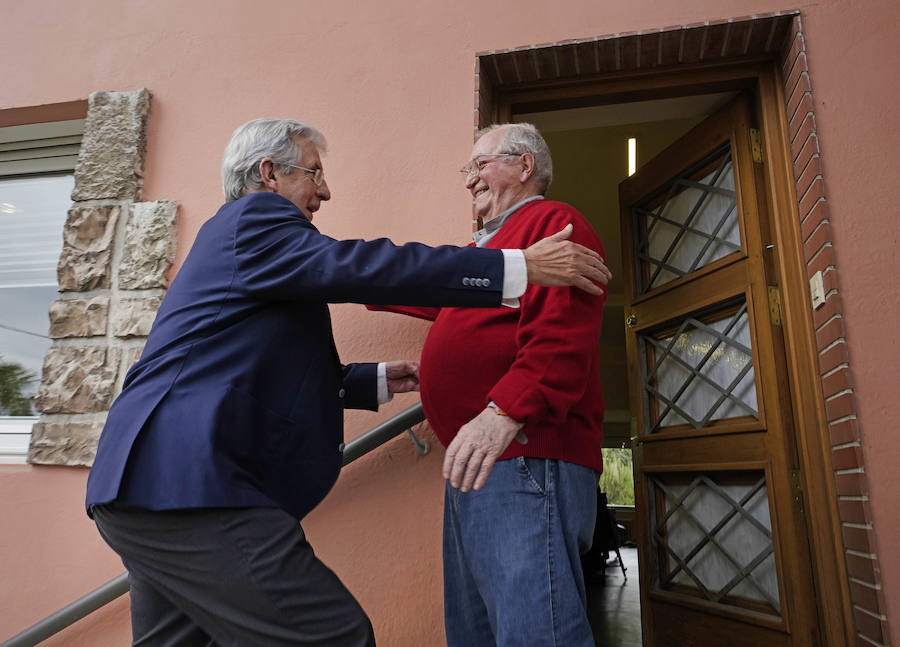 Juan Mari Arzak y Pedro Miguel Etxenike, únicos Medallas de Oro de San Sebastián con vida, charlan sobre la ciudad reunidos por DV 