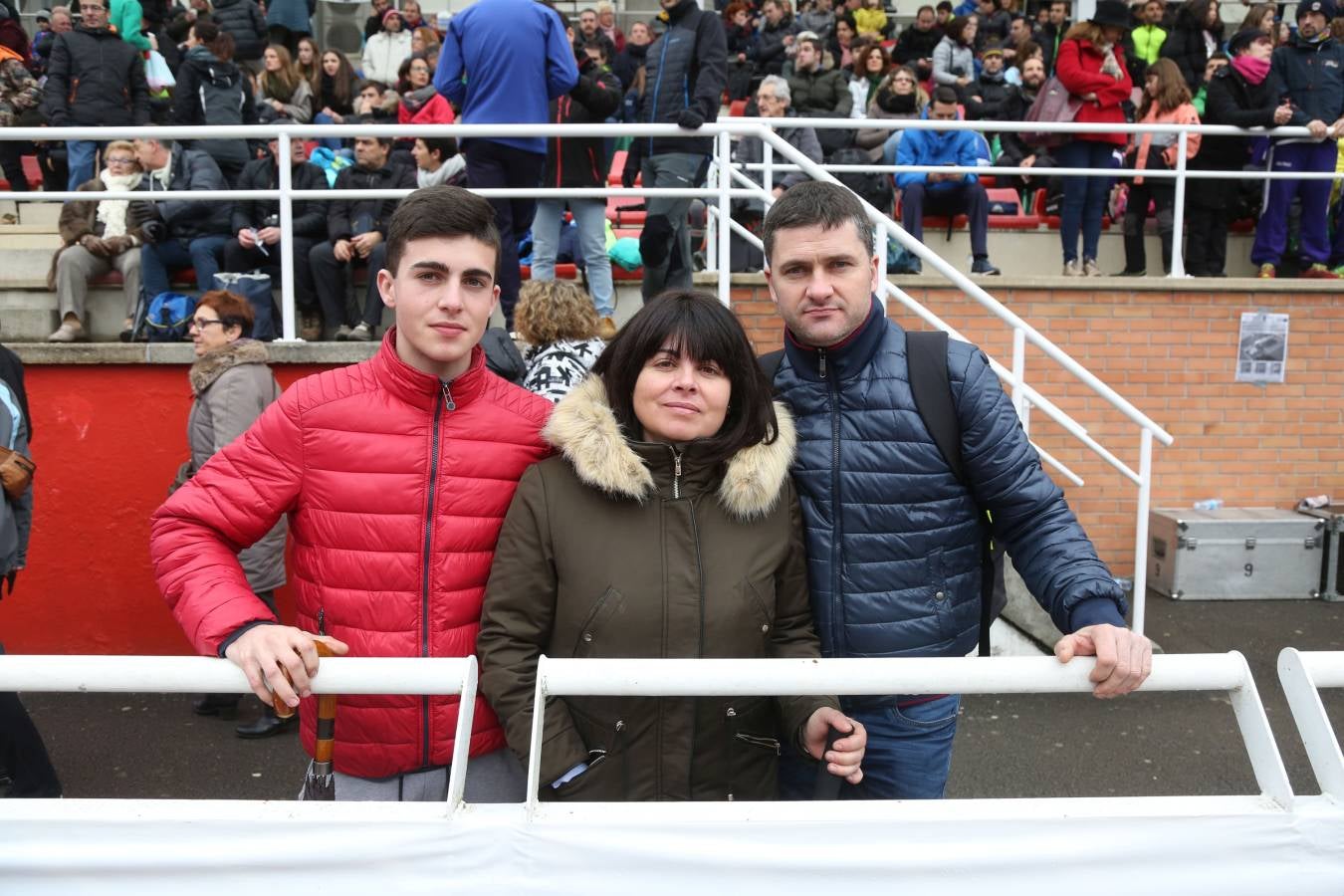 Cientos de aficionados se han acercado a Mintxeta para disfrutar del Cross Juan Muguerza de Elgoibar