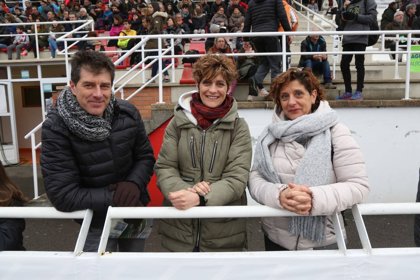 Cientos de aficionados se han acercado a Mintxeta para disfrutar del Cross Juan Muguerza de Elgoibar