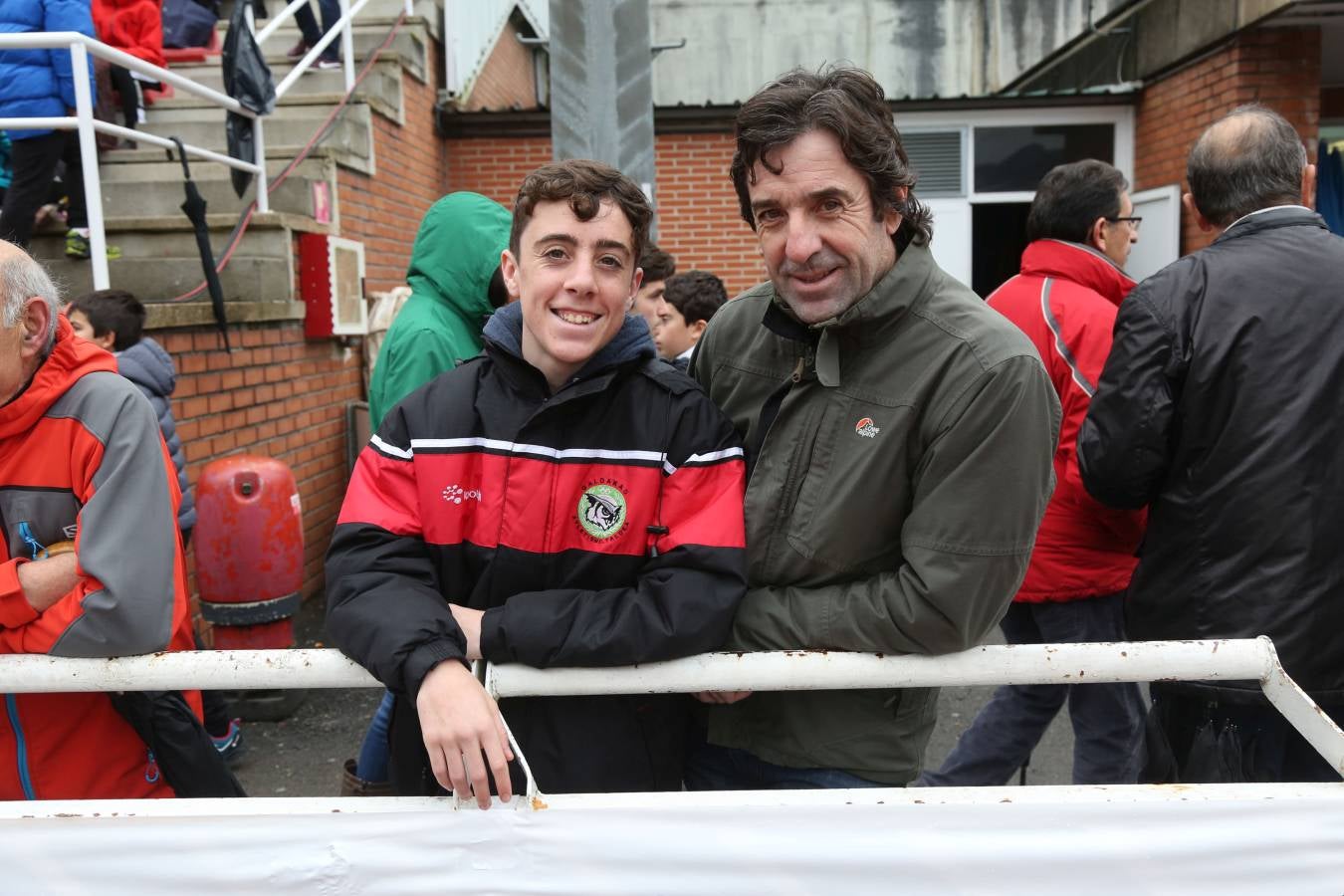 Cientos de aficionados se han acercado a Mintxeta para disfrutar del Cross Juan Muguerza de Elgoibar