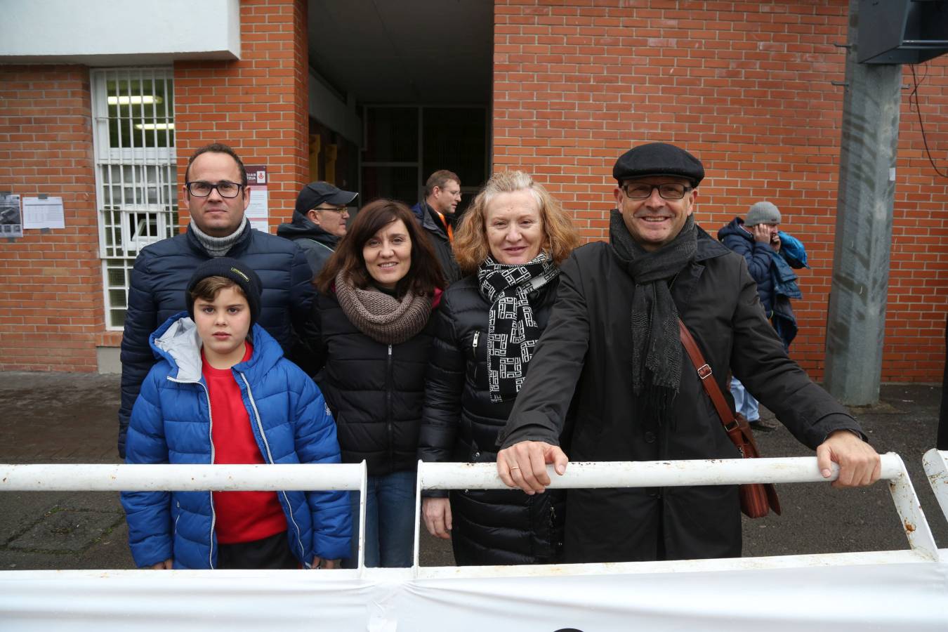 Cientos de aficionados se han acercado a Mintxeta para disfrutar del Cross Juan Muguerza de Elgoibar