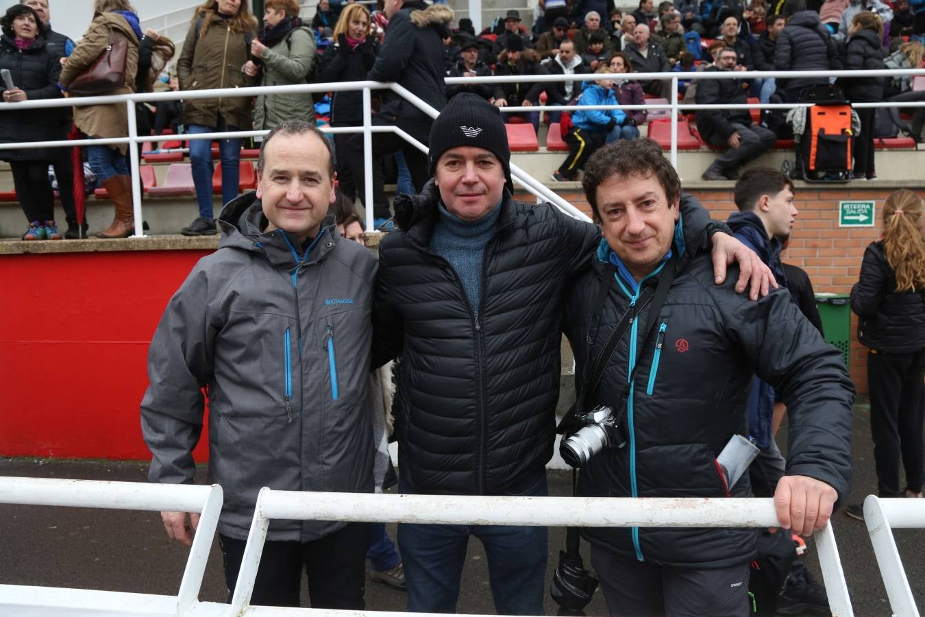 Cientos de aficionados se han acercado a Mintxeta para disfrutar del Cross Juan Muguerza de Elgoibar