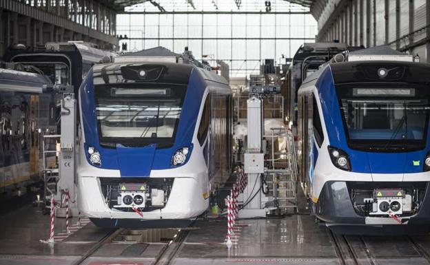 Imagen de archivo de trenes en construcción en CAF de Beasain