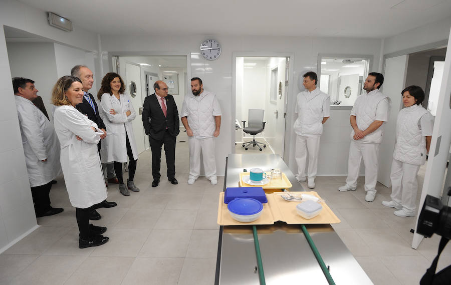 El Hospital de Eibar pondrá en marcha este miércoles una de sus nuevas unidades de hospitalización, que tiene capacidad para atender a unos 25 o 30 pacientes al mes. 
