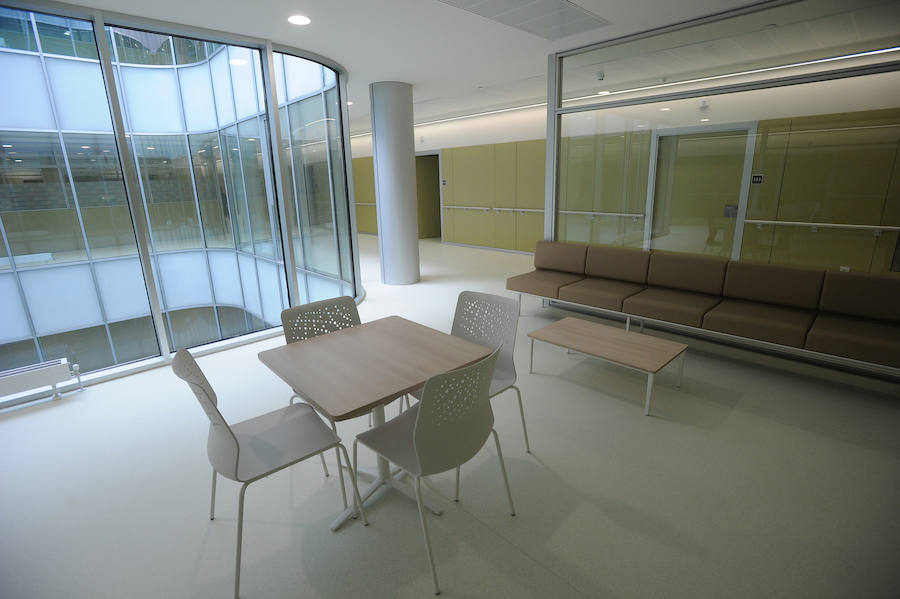 El Hospital de Eibar pondrá en marcha este miércoles una de sus nuevas unidades de hospitalización, que tiene capacidad para atender a unos 25 o 30 pacientes al mes. 