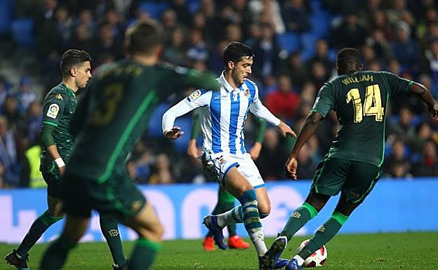 Mikel Merino, durante una acción del choque de Anoeta. 