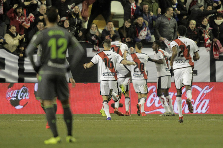 Partido muy disputado en Vallecas de la Real Sociedad