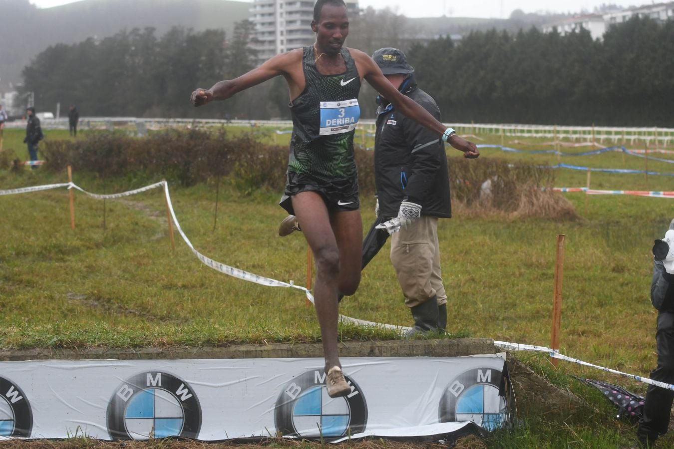 Infernal mañana en el hipódromo donostiarra, con poco público