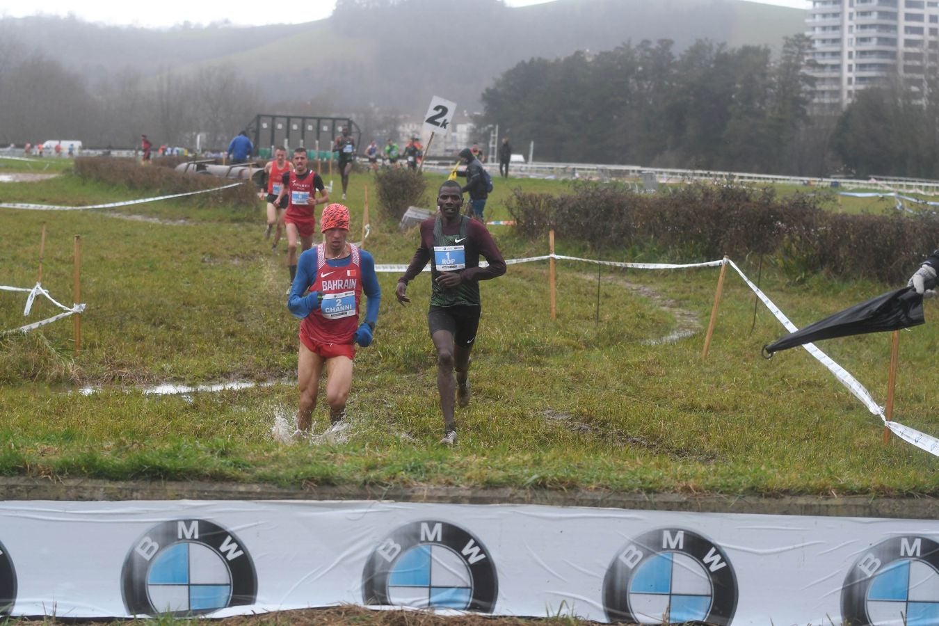 Infernal mañana en el hipódromo donostiarra, con poco público