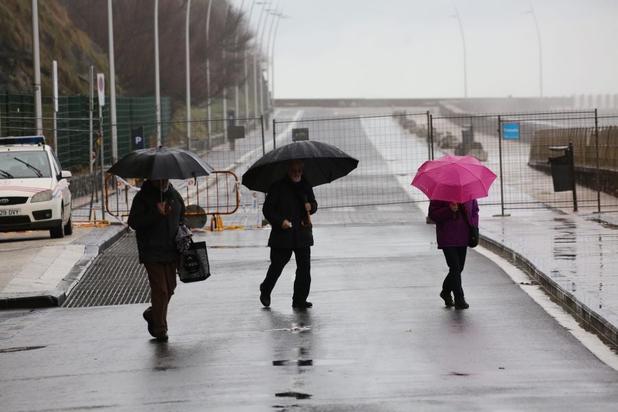 El temporal de viento y lluvia está dando una pequeña tregua pero se espera que el tiempo se recrudezca de cara al fin de la semana. 