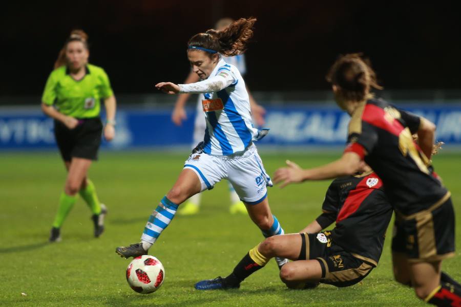 La Real femenina ha goleado este miércoles al Rayo Vallecano en Zubieta. El resultado final ha sido 4-0.