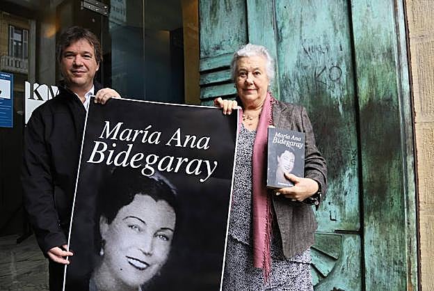 Xabier Irujo y Arantzazu Ametzaga; editor y autora; hijo y madre. 