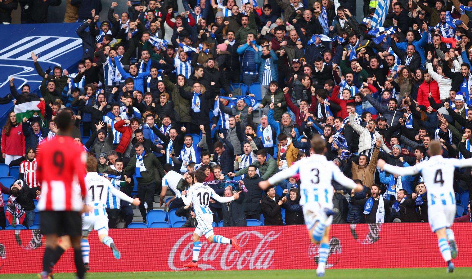 Las mejores imágenes del derbi entre la Real Sociedad y el Athletic en Anoeta. 