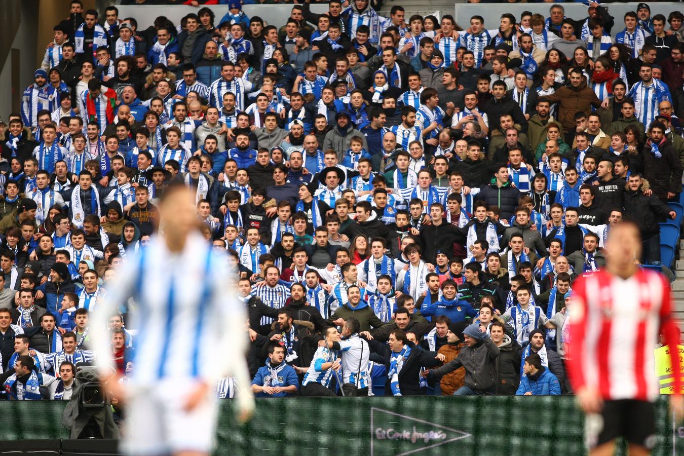 Las mejores imágenes del derbi entre la Real Sociedad y el Athletic en Anoeta. 