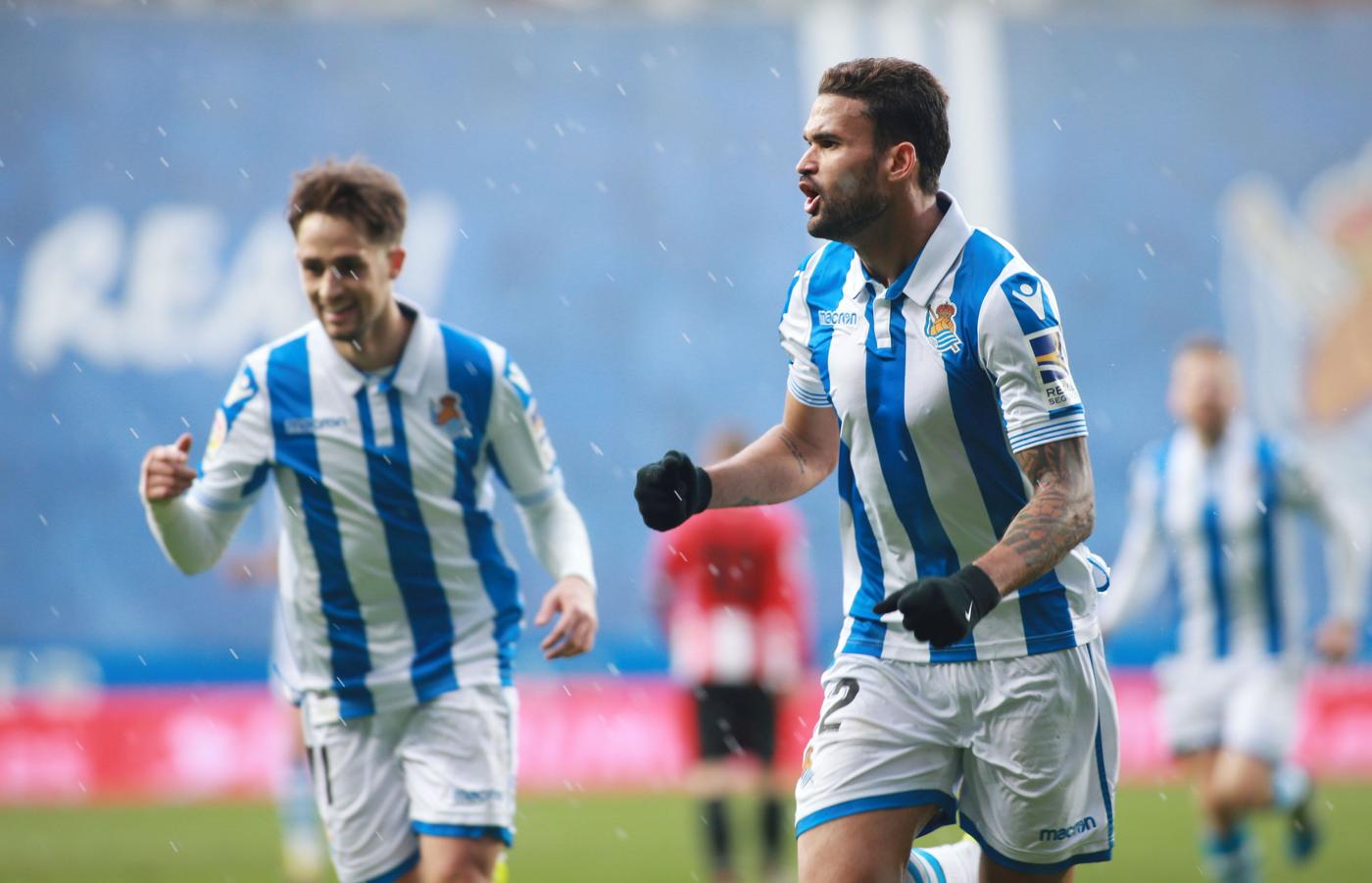 Las mejores imágenes del derbi entre la Real Sociedad y el Athletic en Anoeta. 