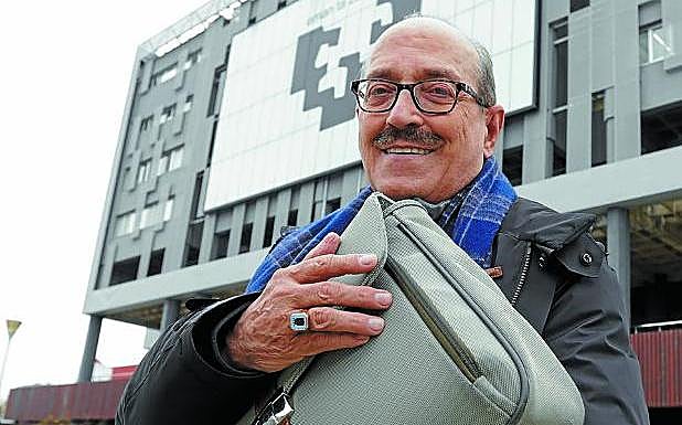 El experto en ética de la salud, Carlos Romeo Casabona, en el campus de Leioa.