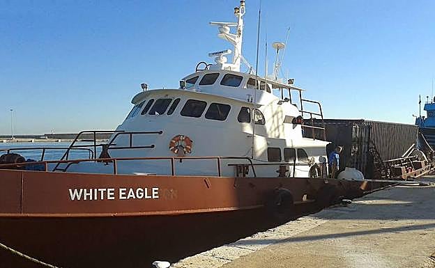 El remolcador que fue utilizado por los acusados para el transporte del tabaco 